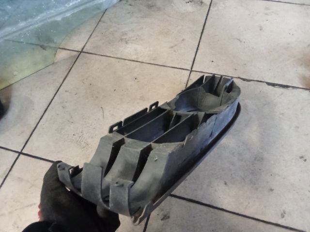 bontott VW POLO IV Jobb Ködlámpa Rács