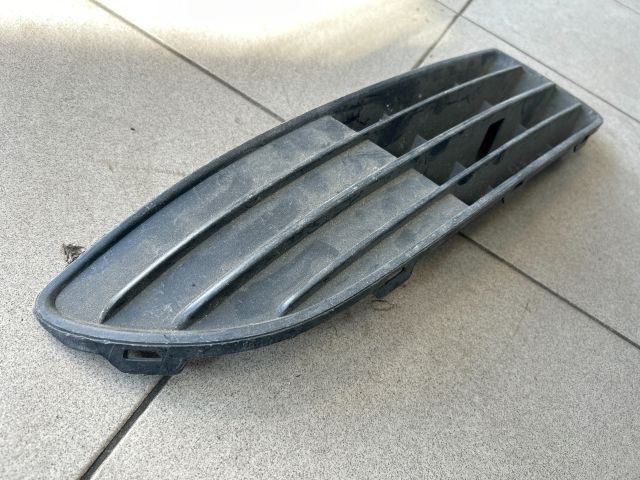 bontott VW POLO IV Jobb Ködlámpa Rács