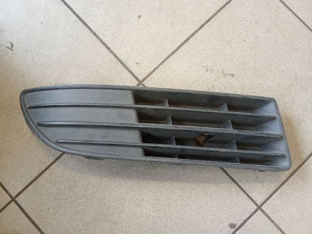 bontott VW POLO IV Jobb Ködlámpa Rács