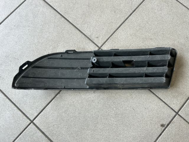 bontott VW POLO IV Jobb Ködlámpa Rács