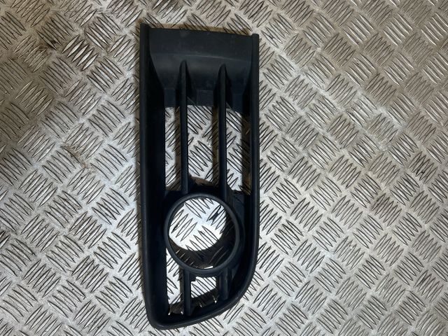 bontott VW POLO IV Jobb Ködlámpa Rács