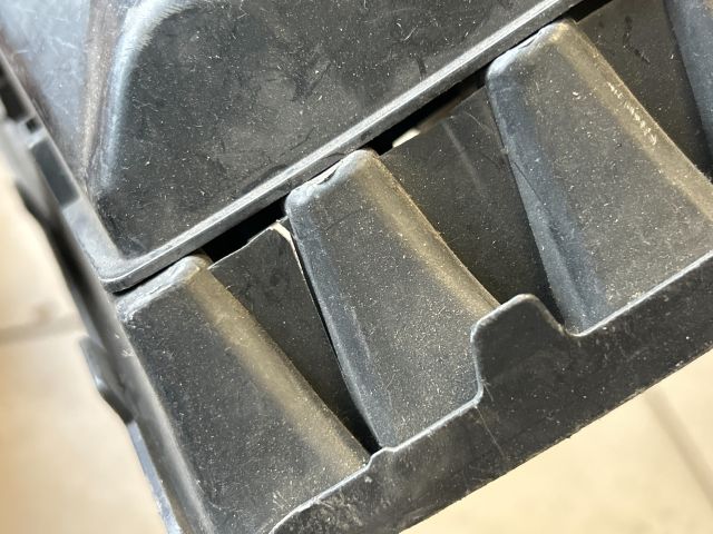 bontott VW POLO IV Jobb Ködlámpa Rács