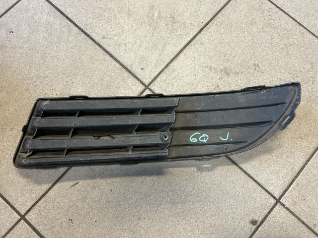 bontott VW POLO IV Jobb Ködlámpa Rács