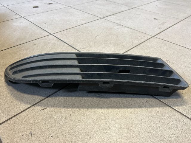 bontott VW POLO IV Jobb Ködlámpa Rács