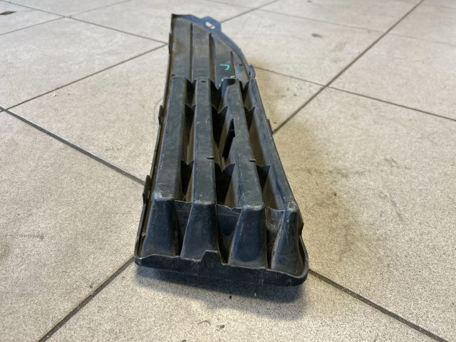 bontott VW POLO IV Jobb Ködlámpa Rács