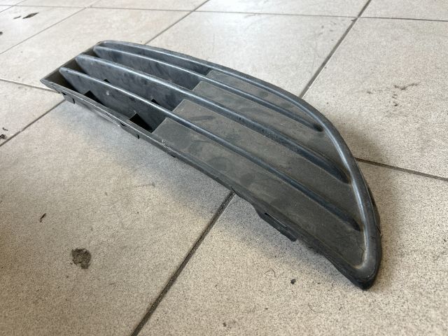 bontott VW POLO IV Jobb Ködlámpa Rács