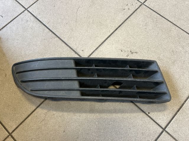 bontott VW POLO IV Jobb Ködlámpa Rács