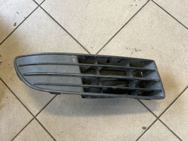 bontott VW POLO IV Jobb Ködlámpa Rács