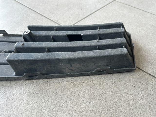 bontott VW POLO IV Jobb Ködlámpa Rács