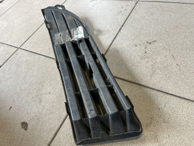 bontott VW POLO IV Jobb Ködlámpa Rács