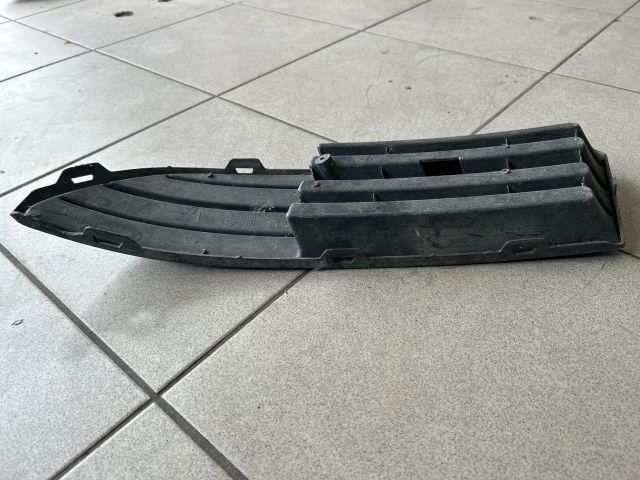 bontott VW POLO IV Jobb Ködlámpa Rács