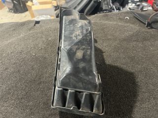 bontott VW POLO IV Jobb Ködlámpa Rács