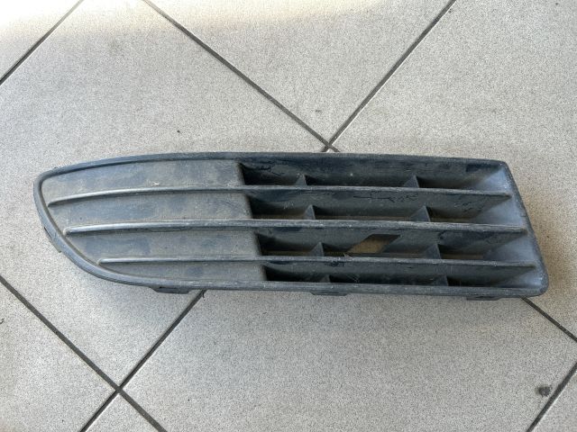 bontott VW POLO IV Jobb Ködlámpa Rács