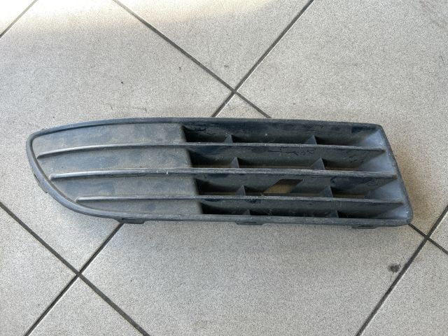 bontott VW POLO IV Jobb Ködlámpa Rács