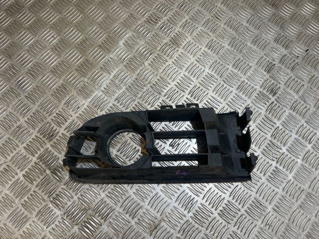 bontott VW POLO IV Jobb Ködlámpa Rács