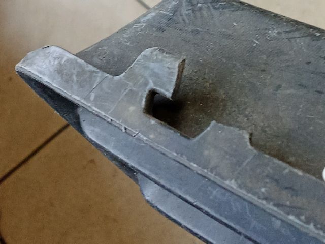 bontott VW POLO IV Jobb Ködlámpa Rács