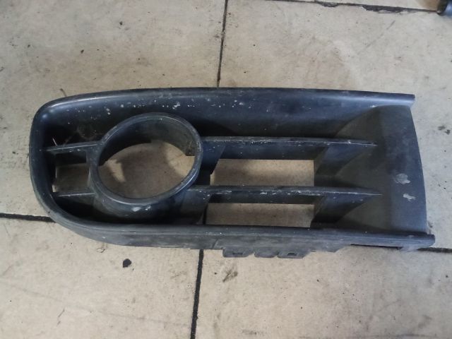 bontott VW POLO IV Jobb Ködlámpa Rács