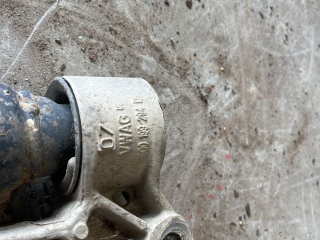 bontott VW POLO IV Jobb Lengőkar Tartó