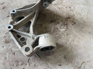 bontott VW POLO IV Jobb Lengőkar Tartó