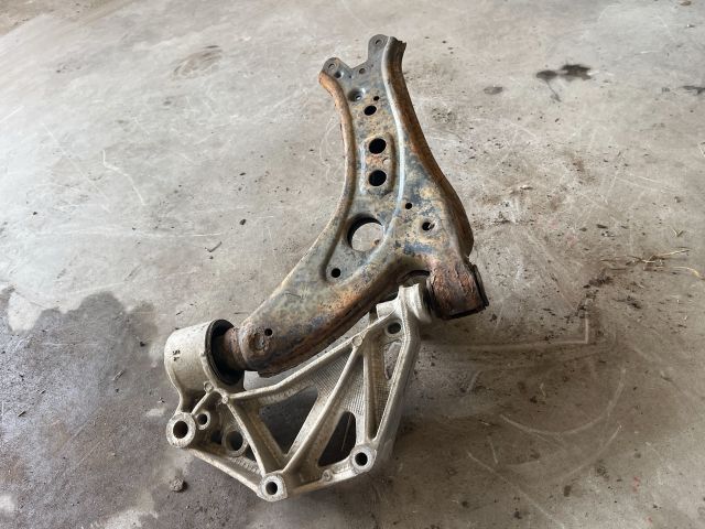 bontott VW POLO IV Jobb Lengőkar Tartó