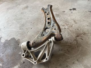 bontott VW POLO IV Jobb Lengőkar Tartó