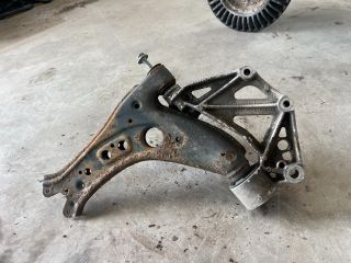 bontott VW POLO IV Jobb Lengőkar Tartó