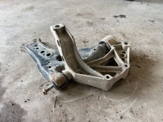 bontott VW POLO IV Jobb Lengőkar Tartó