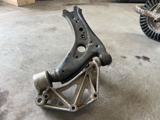 bontott VW POLO IV Jobb Lengőkar Tartó