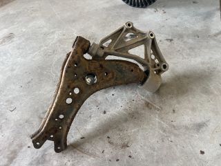 bontott VW POLO IV Jobb Lengőkar Tartó