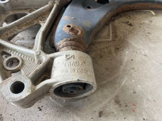 bontott VW POLO IV Jobb Lengőkar Tartó