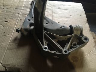 bontott VW POLO IV Jobb Lengőkar Tartó