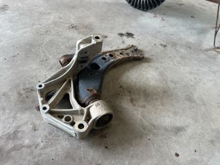 bontott VW POLO IV Jobb Lengőkar Tartó