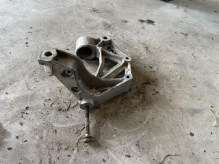 bontott VW POLO IV Jobb Lengőkar Tartó