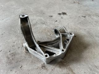 bontott VW POLO IV Jobb Lengőkar Tartó