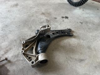 bontott VW POLO IV Jobb Lengőkar Tartó