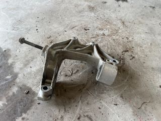 bontott VW POLO IV Jobb Lengőkar Tartó