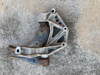 bontott VW POLO IV Jobb Lengőkar Tartó