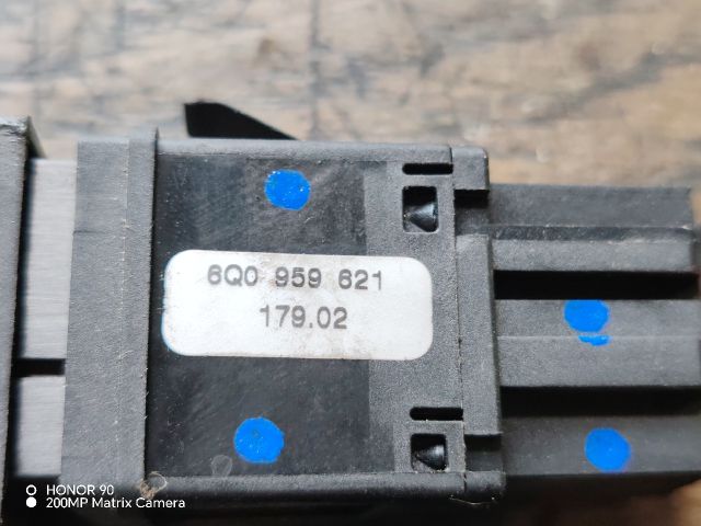 bontott VW POLO IV Kapcsoló (Magában)