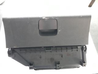 bontott VW POLO IV Kesztyűtartó