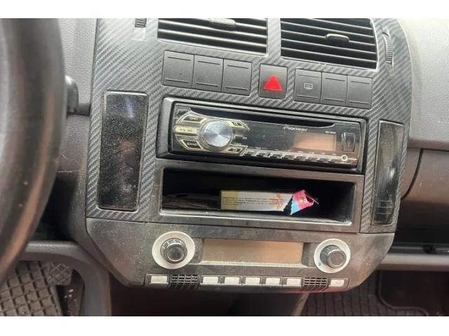 bontott VW POLO IV Kesztyűtartó