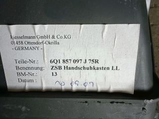 bontott VW POLO IV Kesztyűtartó