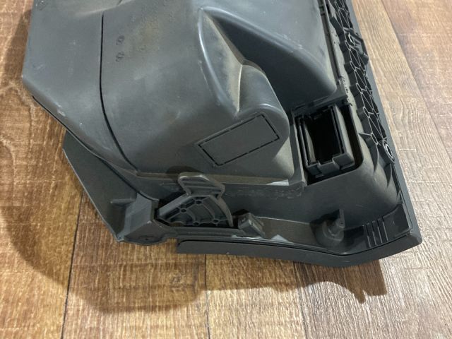 bontott VW POLO IV Kesztyűtartó