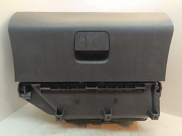 bontott VW POLO IV Kesztyűtartó