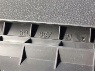 bontott VW POLO IV Kesztyűtartó