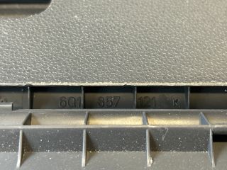 bontott VW POLO IV Kesztyűtartó