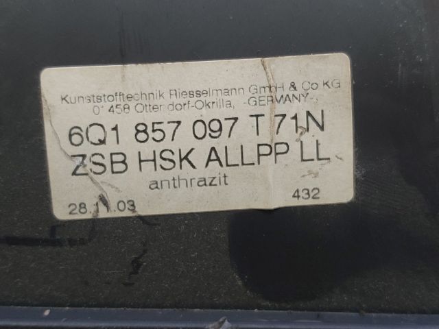 bontott VW POLO IV Kesztyűtartó