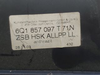 bontott VW POLO IV Kesztyűtartó