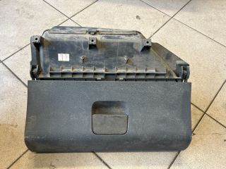 bontott VW POLO IV Kesztyűtartó