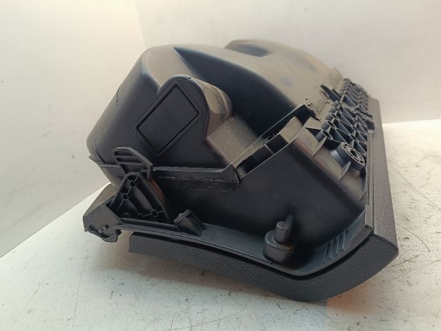 bontott VW POLO IV Kesztyűtartó