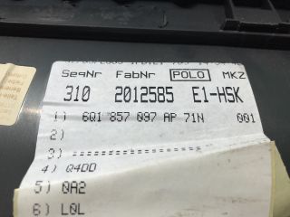 bontott VW POLO IV Kesztyűtartó